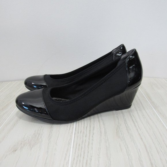 LifeStride Women's Juliana Stretch Wedge Pump -Size 9.5Cap Toe-Shine Black Upper - Picture 3 of 13